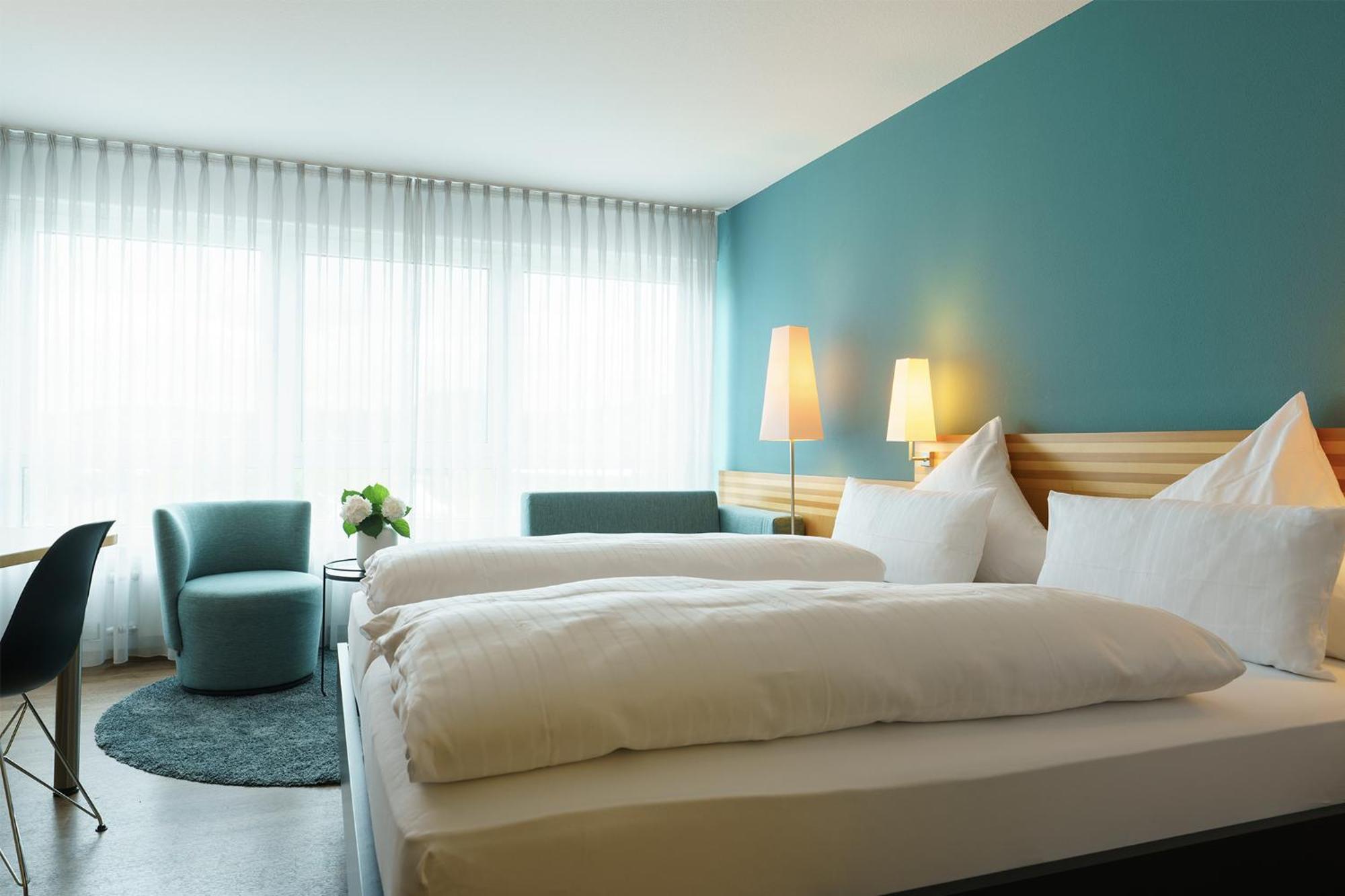 Hotel Hiller In Abstatt エクステリア 写真