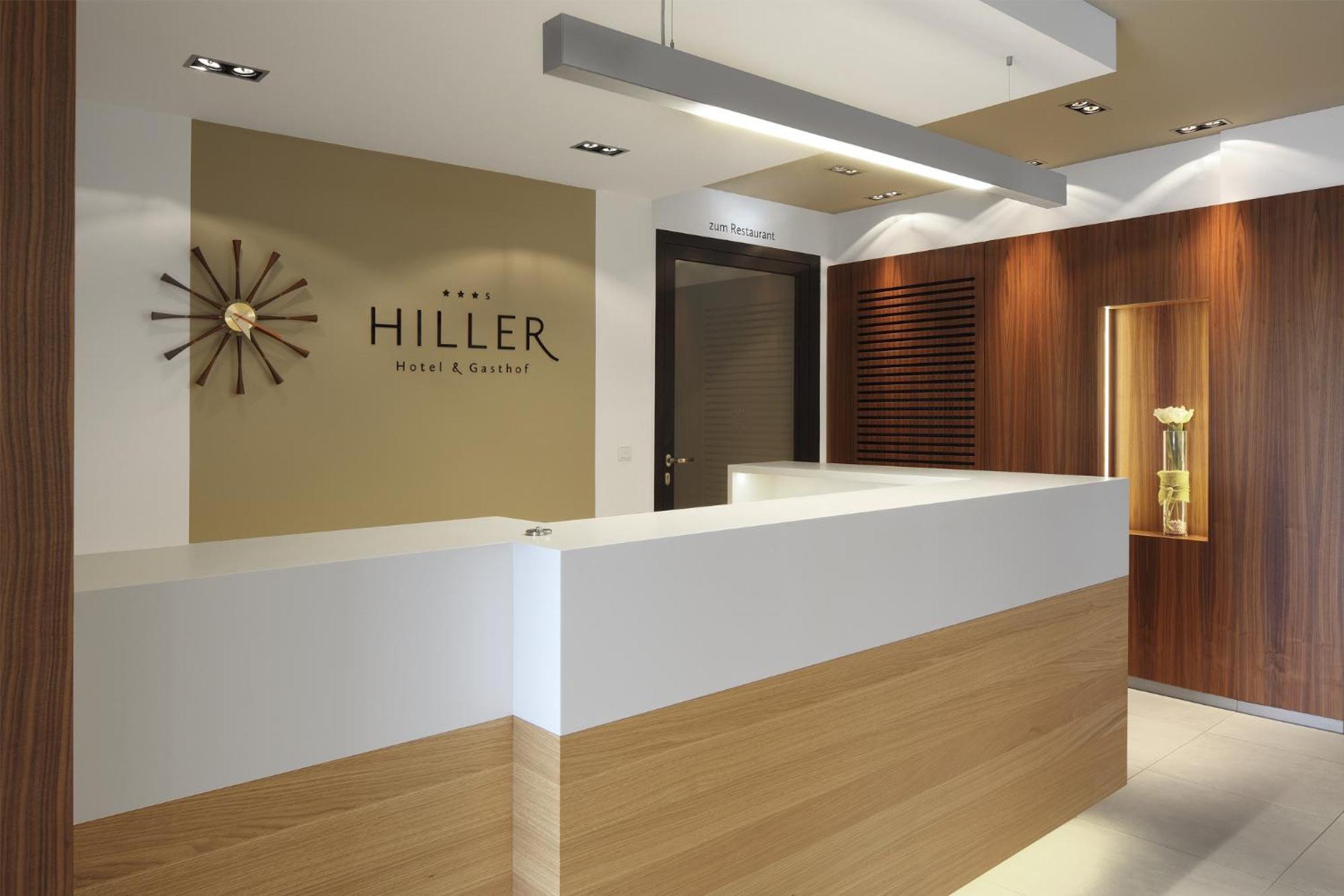 Hotel Hiller In Abstatt エクステリア 写真